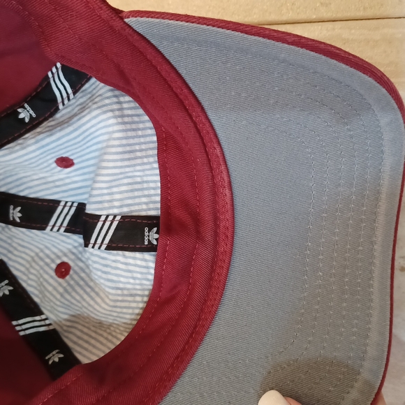 ADIDAS Hat - Picture 5 of 8